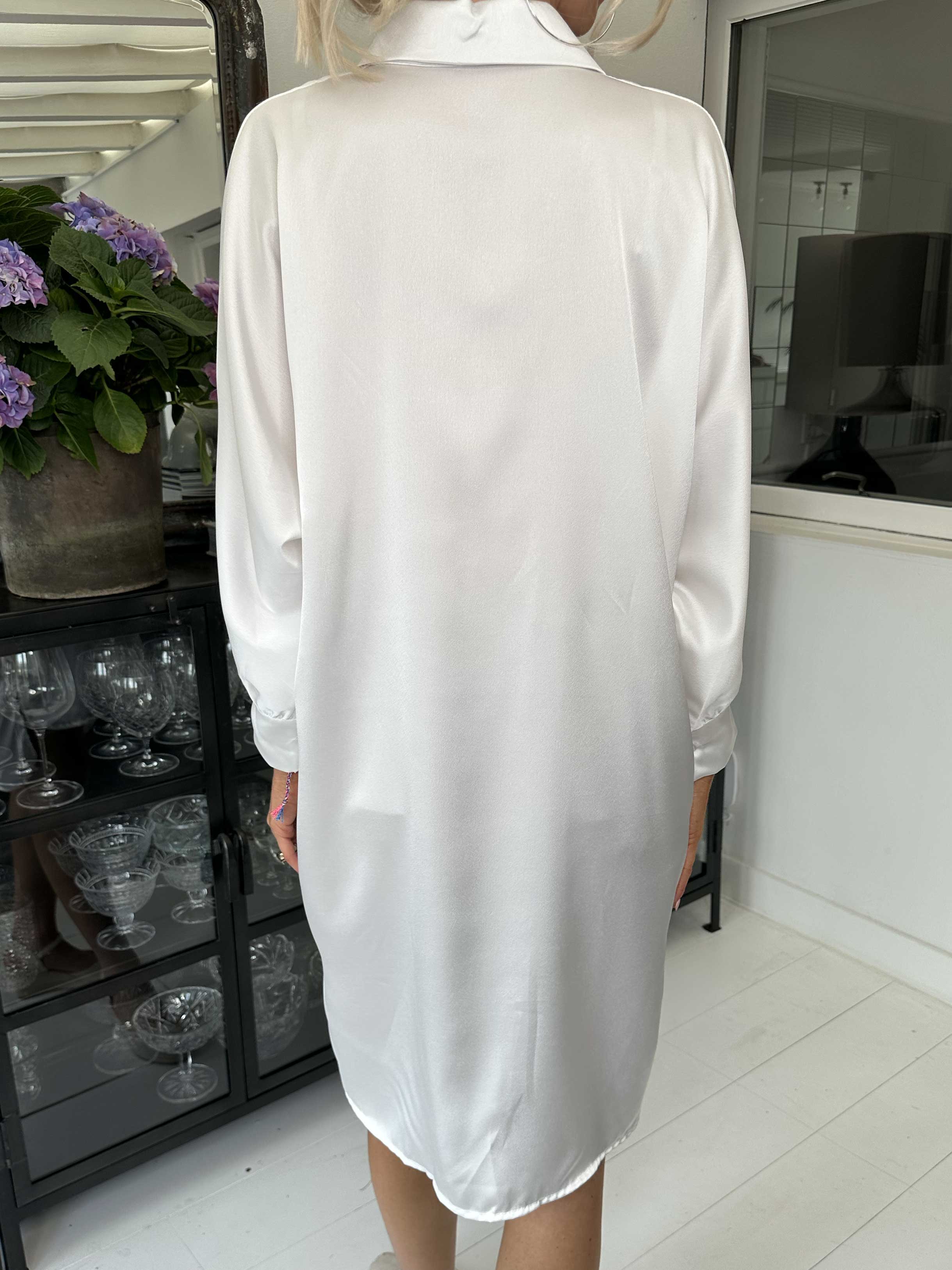 Hassel - Fin skjortekjole i silkelook